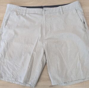 Vuori Men Shorts Beige Sz 36
